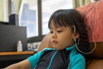 Child receiving neurofeedback brain training at North County Neurofeedback Encinitas